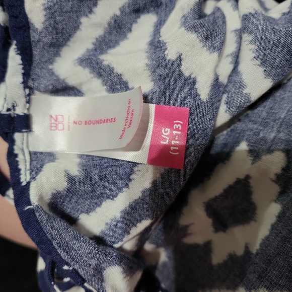 WOMENS OUTFIT  ANA SHORTS W/LACE PRINT S- 12  BL/WH NO BOUNDARIES TANK L 11-13 J - Picture 4 of 9